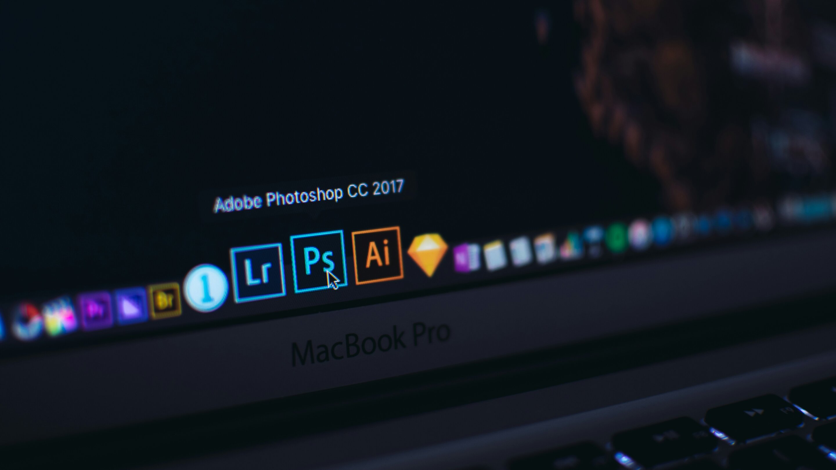 Adobe втихую вернула россиянам доступ к photoshop: его можно скачать бесплатно. компания боится российских конкурентов - cnews