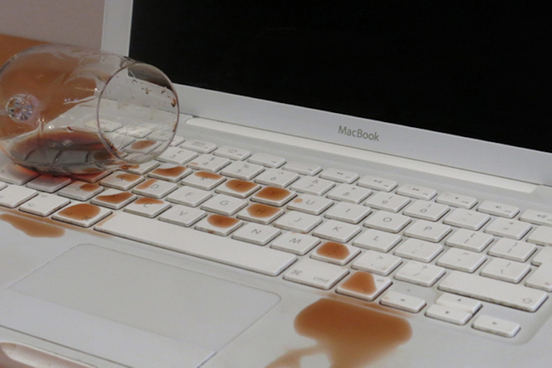 Что делать, если залил macbook прямо сейчас. 100% рабочая инструкция